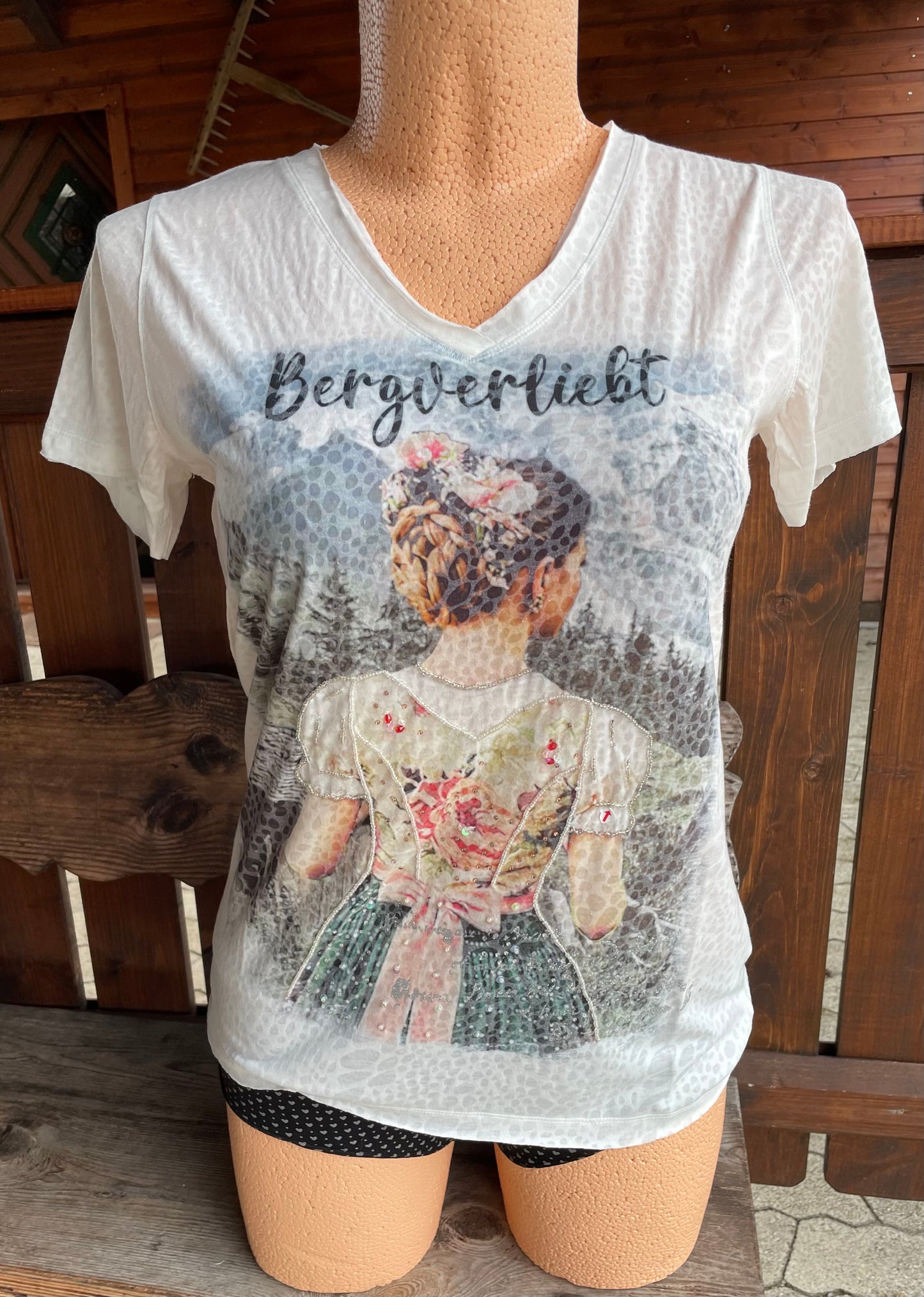 Trachtenshirt, HangOwear, Yolanda, offwhite, Bergverliebt Shirt HangOwear