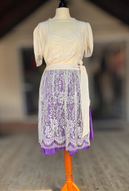 Tian von Tastique Dirndl, 4-Teiler Mieder, Rock, Schürze, lila, Gr. 38 Unikat