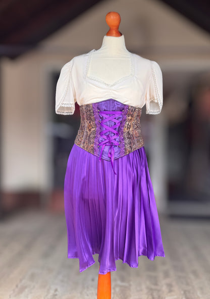 Tian von Tastique Dirndl, 4-Teiler Mieder, Rock, Schürze, lila, Gr. 38 Unikat
