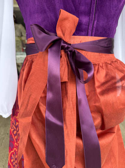 Dirndl Alpenfee, Fabienne, Orange, lila, rot, Samtdirndl, 75cm