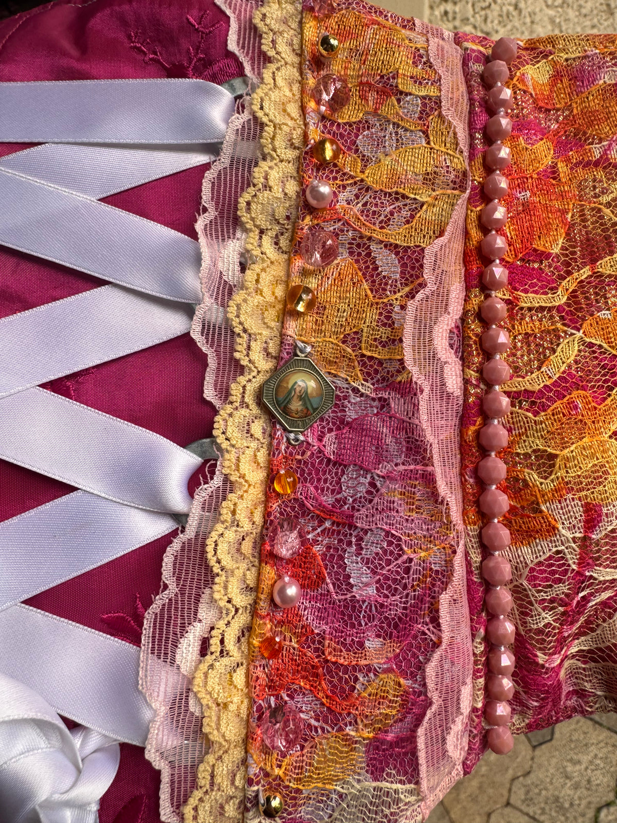 Tian von Tastique Dirndl, 4-Teiler Mieder, Rock, Schürze, pink, Gr. 42 Unikat