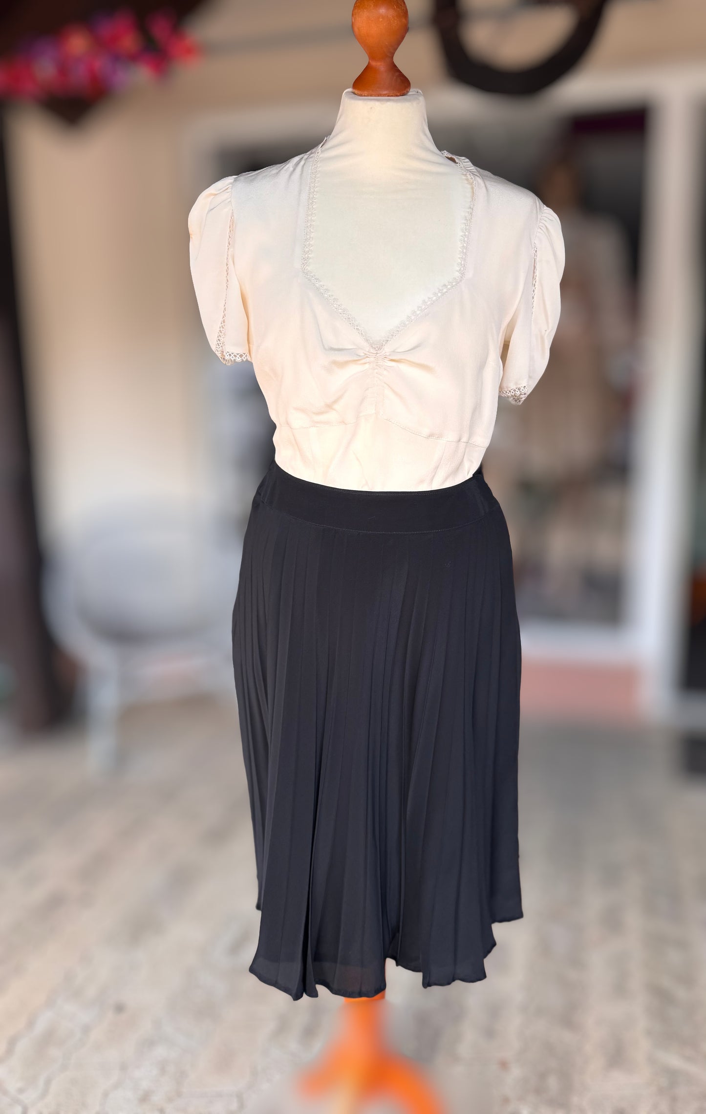 Tian von Tastique Dirndl, 4-Teiler Mieder, Rock, Schürze, Gr. 36 Unikat