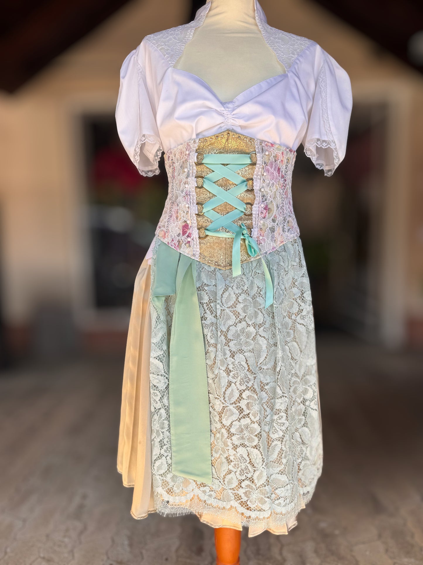 Tian von Tastique Dirndl, 4-Teiler Mieder, Rock, Schürze, Gr. 34 Unikat