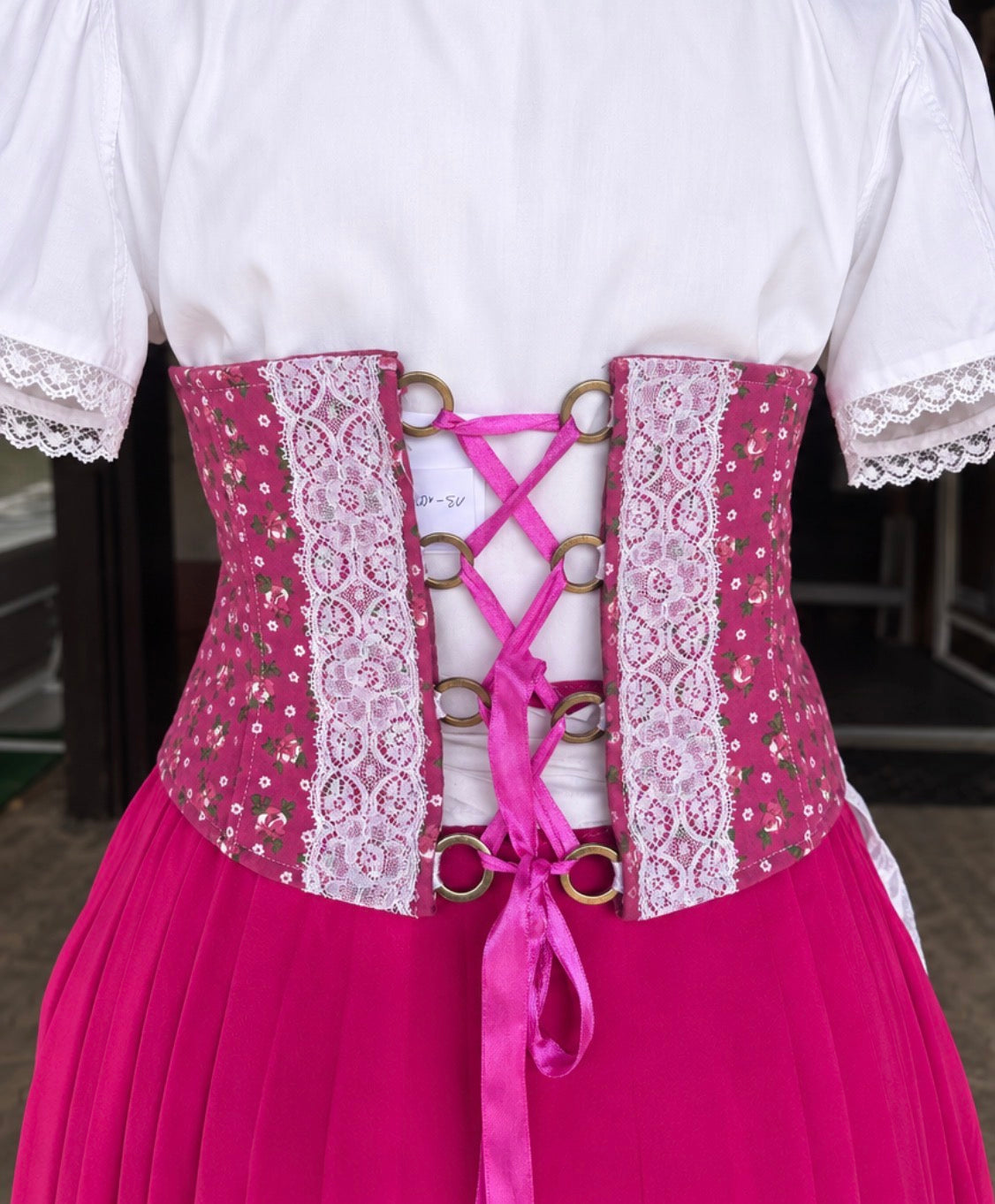 Tian von Tastique Dirndl, 4-Teiler Mieder, Rock, Schürze, pink, Gr. 38 Unikat
