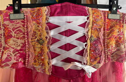 Tian von Tastique Dirndl, 4-Teiler Mieder, Rock, Schürze, pink, Gr. 42 Unikat
