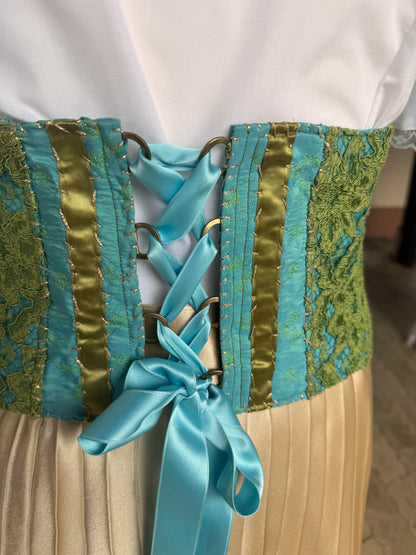 Tian von Tastique Dirndl, 4-Teiler Mieder, Rock, Schürze, Gr. 44 Unikat