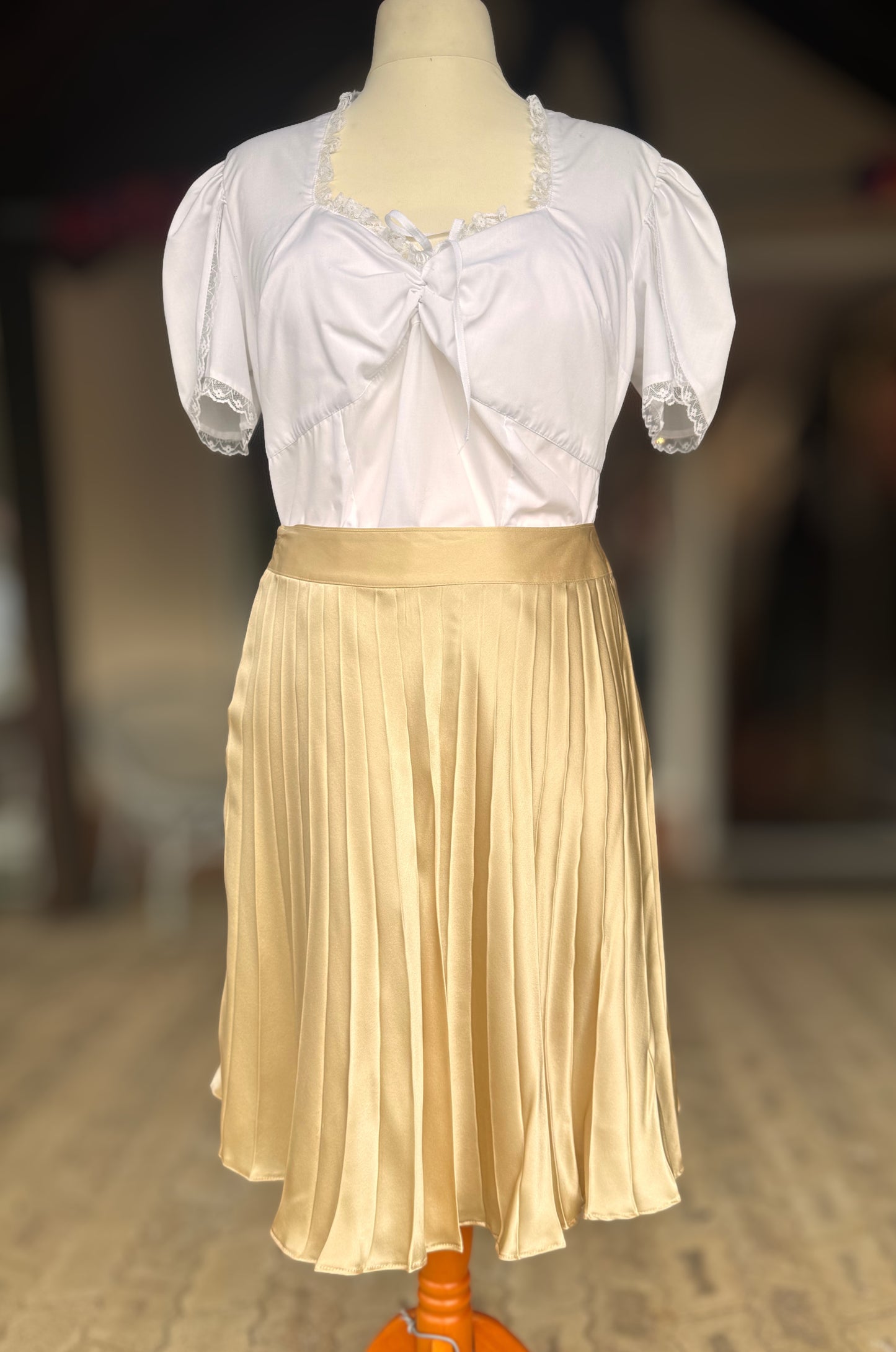Tian von Tastique Dirndl, 4-Teiler Mieder, Rock, Schürze, Gr. 44 Unikat