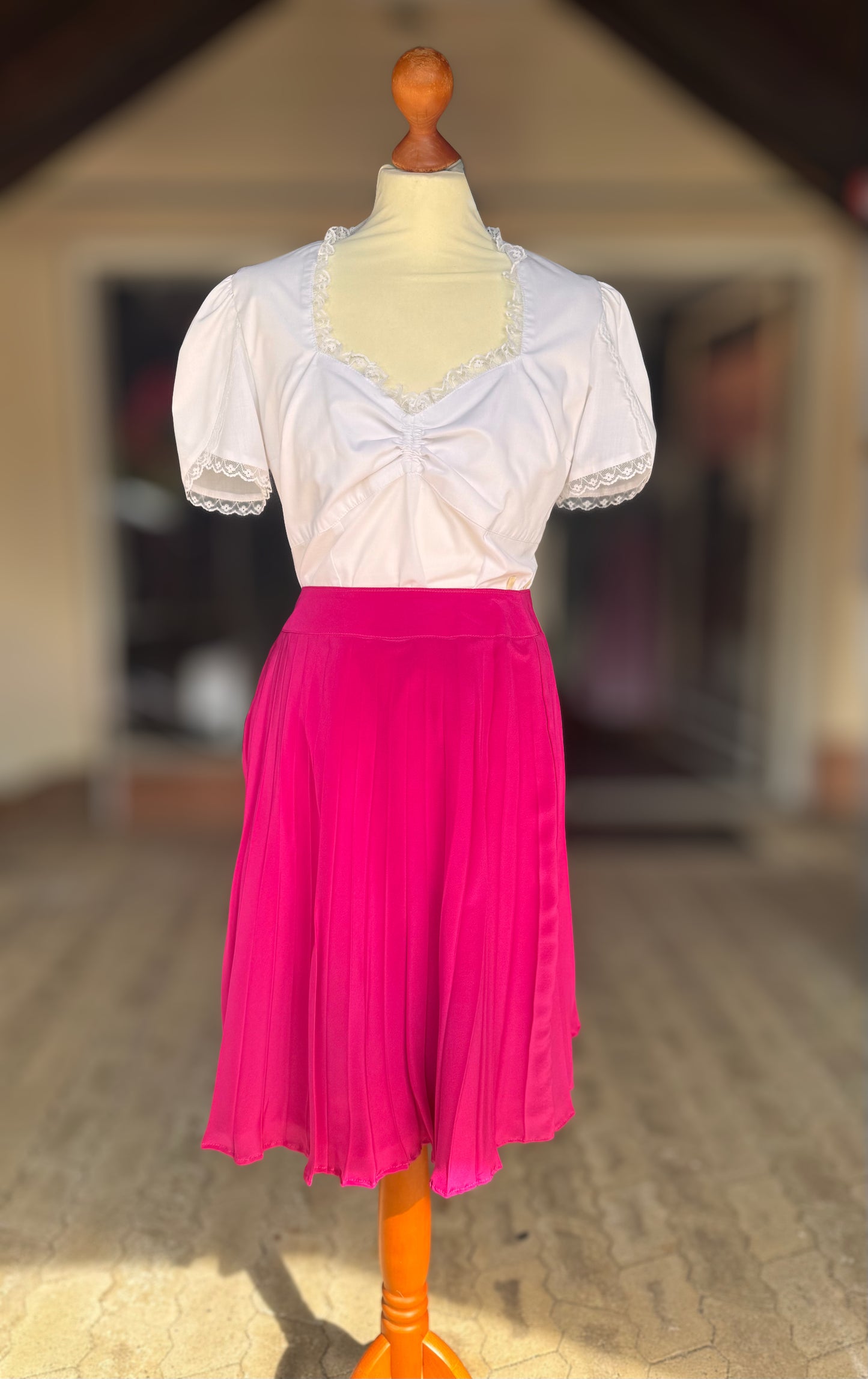Tian von Tastique Dirndl, 4-Teiler Mieder, Rock, Schürze, pink, Gr. 38 Unikat