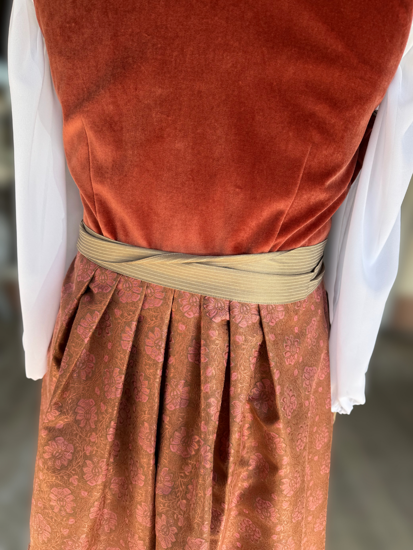 Dirndl Alpenfee, Jovana, Samt, rost ocker, 75 cm, große Größen