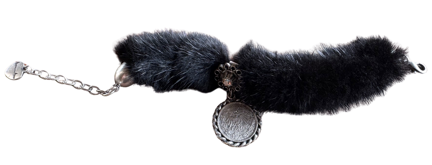 Trachten Armband, schwarz, Fell, Münze, Pelz