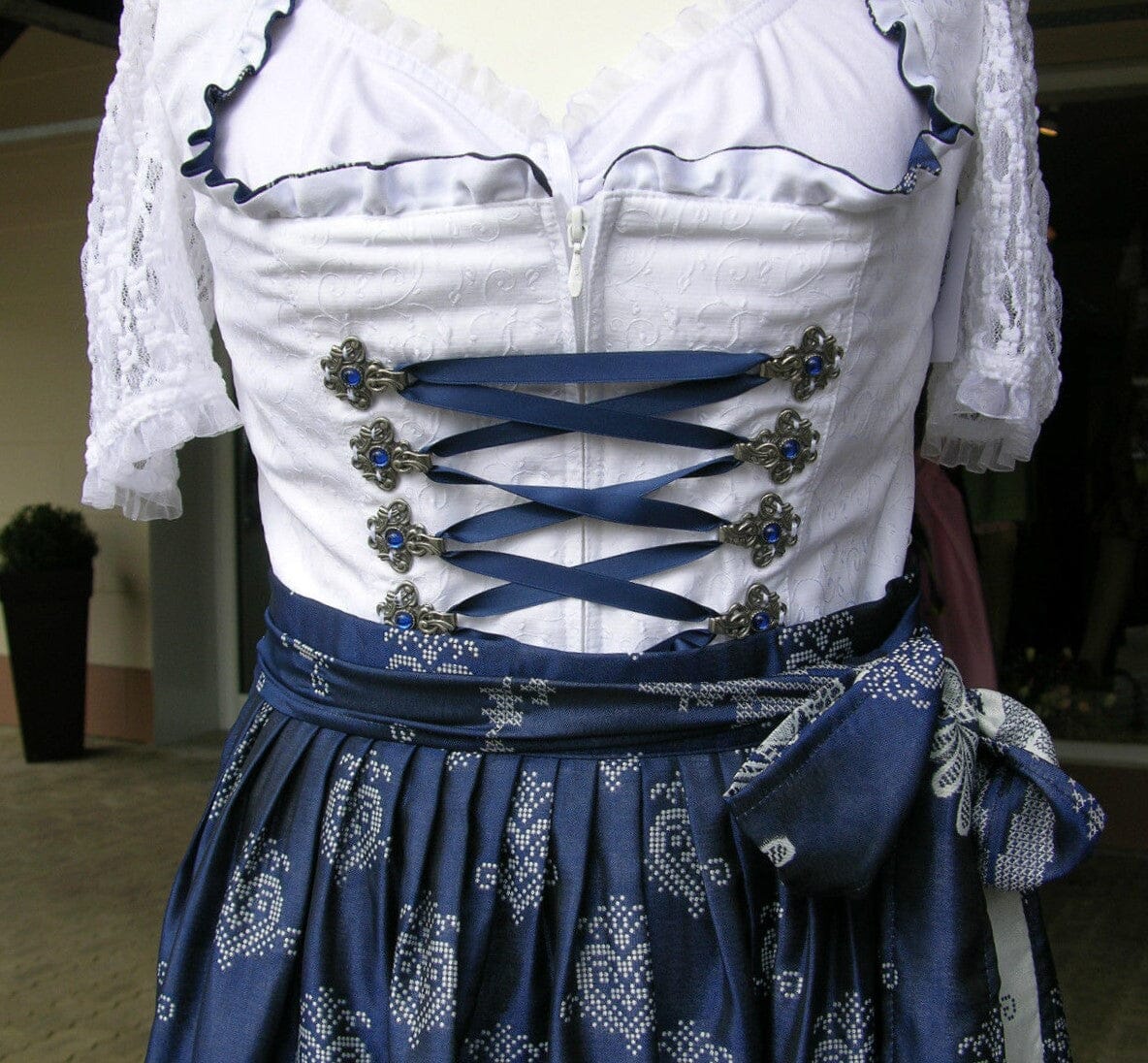 Dirndl Apple of my Eye on sale / Berwin Gr 38/40 Nadelstreifen