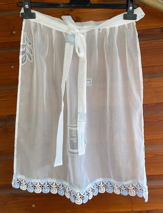 Dirndlschürze, Schürze, Gr. 2, weiß, hellblau, Spitze, für 60er Dirndl Schürze Eigenmarke 